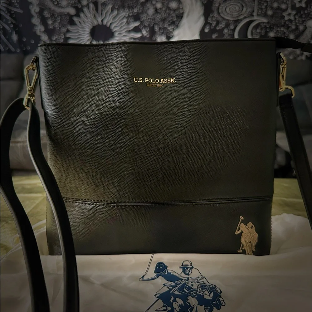 Vintage U.S. Polo Assn.Tan Interior crossbody purse - Picture 12 of 16